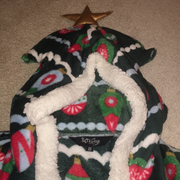 New! 🎄✨ Soft & Cozy Holiday Hooded Wrap - Picture 4 of 7